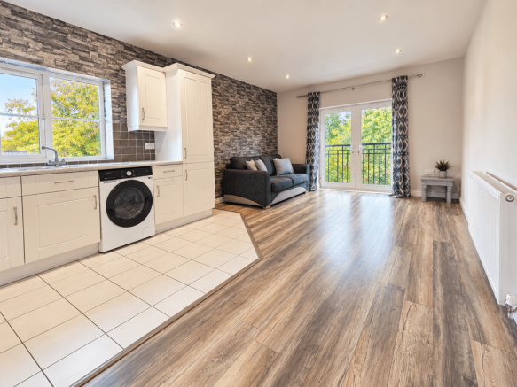 Bright Open-Plan Kitchen and Living Space