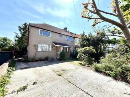 Wilson Road, Chessington, Surrey. KT9 2HE