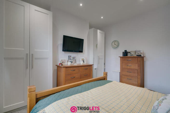 2 bed Apartment to rent Image 12