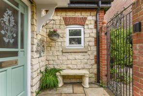 1, Rosemarys Courtyard, Lamberts Lane, Midhurst GU29 9SA