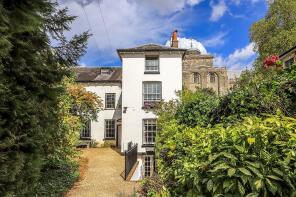11, The Abbey, Romsey SO51 8EN
