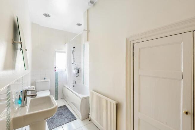 2 bed House to rent Image 9