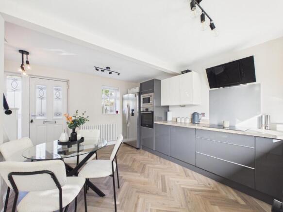 2 bed Town House for sale Image 4
