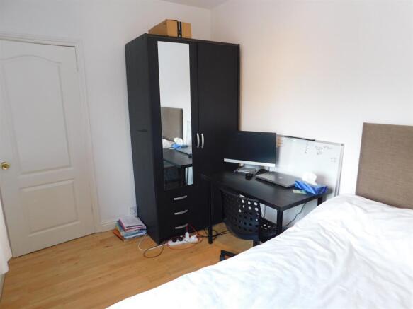bedroom 2b
