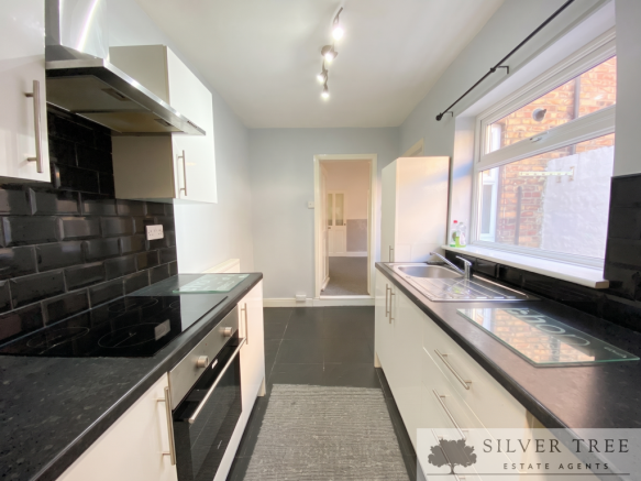 3 bed Terraced for sale Image 6