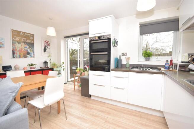 2 bed Apartment for sale Image 10