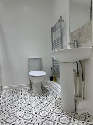 Bathroom1.jpg