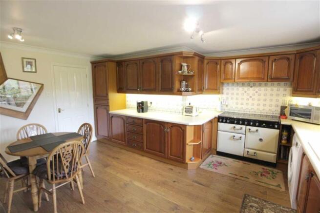 KITCHEN/BREAKFAST RO