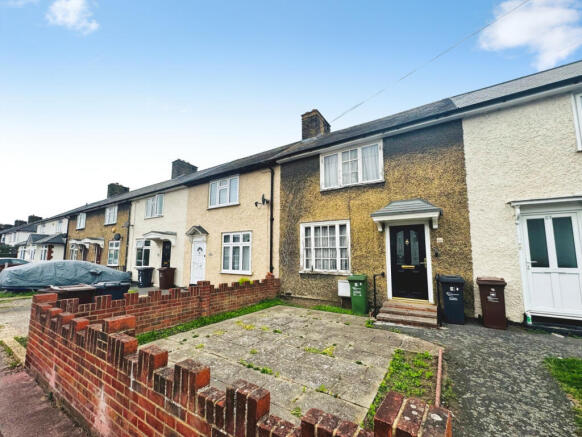 CHAIN FREE THREE BEDROOM TERRACE HOUSE IN NEED OF