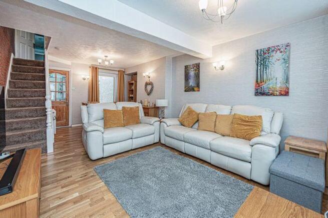 OPEN-PLAN LOUN...