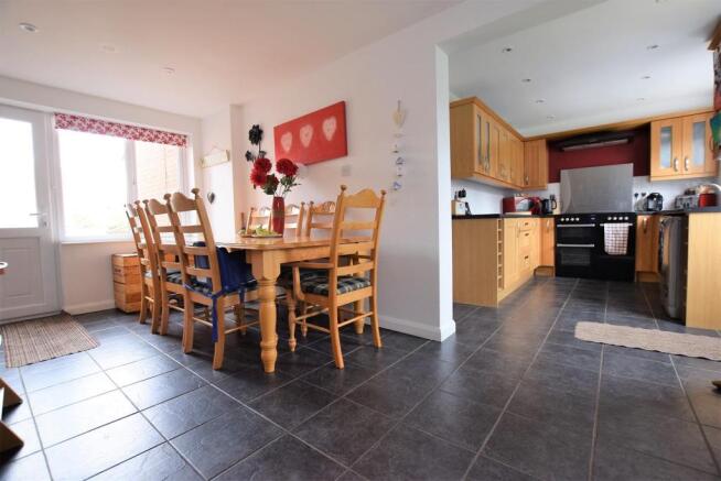 Kitchen & Dining Room