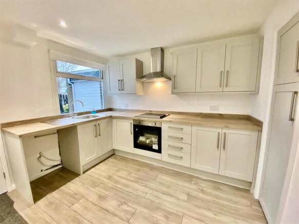 Kitchen 3.jpg