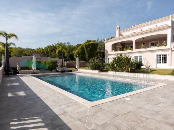 Villa - For sale - Hometown Properties