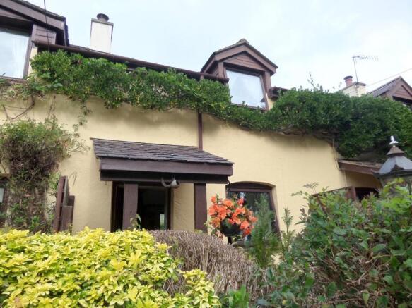 2 Cyffredin Cottages