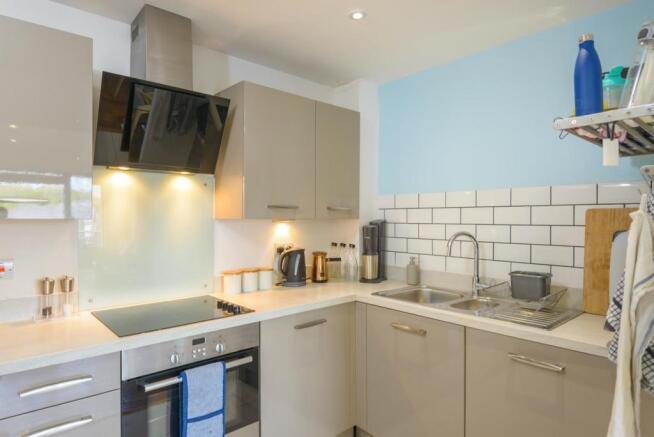 ERAUQSEHT98 - Kitchen B.jpg