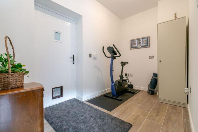 4 bed Detached for sale Image 11