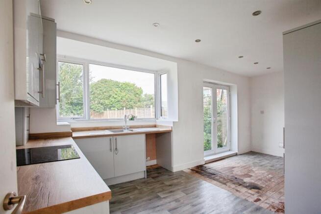 3 bed Semi-Detached for sale Image 7
