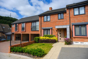 6, Robins Dene, Castle Hill, Swanscombe DA10 1EW
