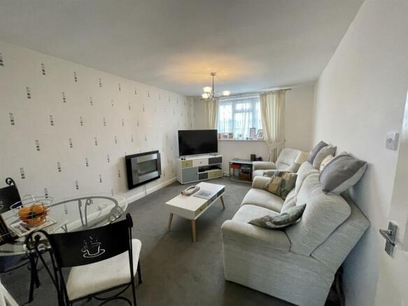 Lounge / Bedroom ( Located On The First Floor )