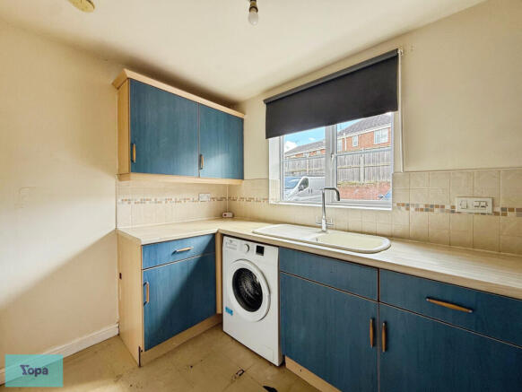 2 bed Apartment for sale Image 4