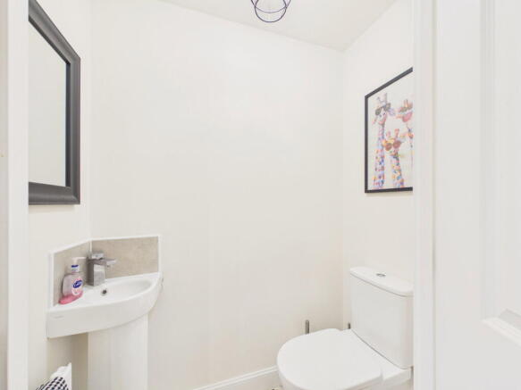 3 bed Semi-Detached for sale Image 7