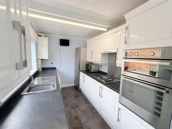 2 bed Semi-Detached for sale Image 4