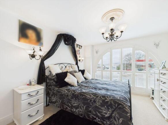 2 bed Apartment for sale Image 6