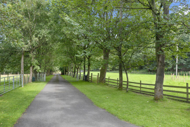 3 bed House for sale Image 9