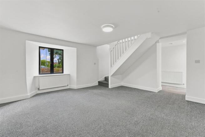 Swan Lane, Winterbourne photo 4