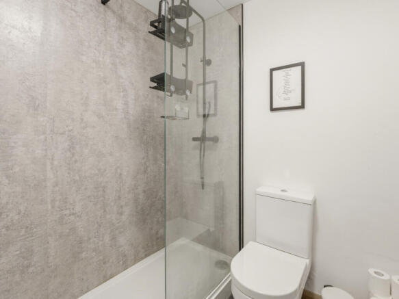 3 bed Terraced for sale Image 11