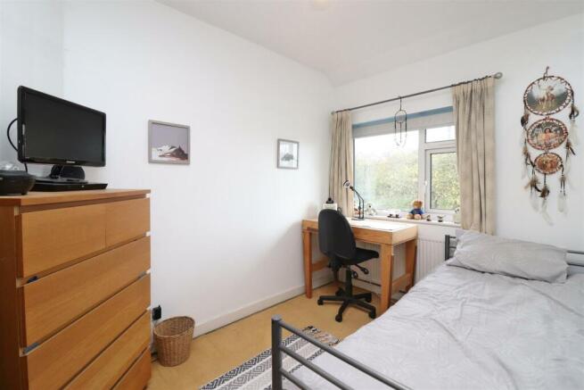bedroom 2.JPG