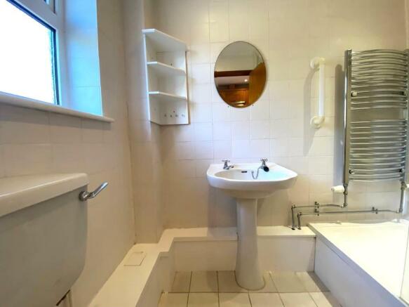 Bathroom.jpg