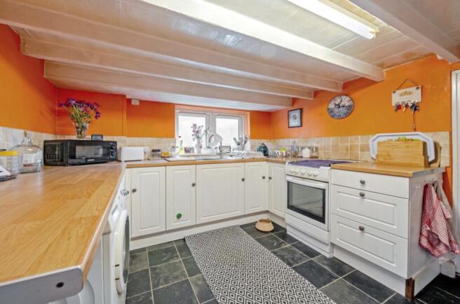 1445844-10-69de8bdf3c9e1