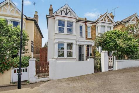 Avenue Road, Leigh-On-Sea