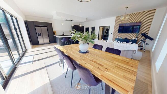 4 bed Detached for sale Image 5