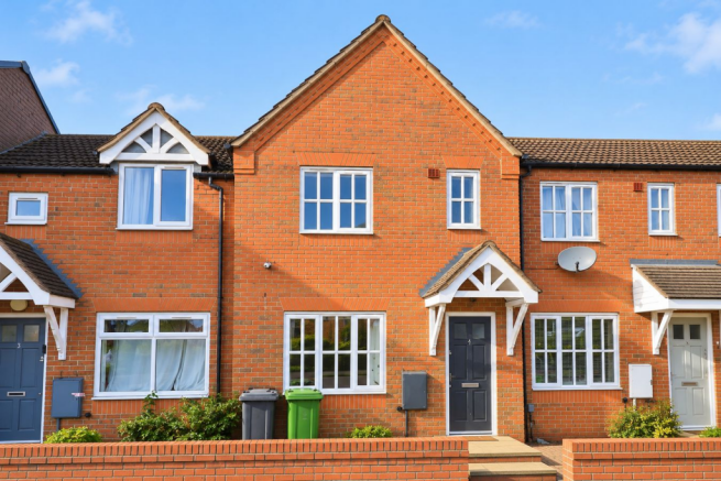 3-bed terraced on Stourbridge Road, Kidderminster, DY10, £165,000