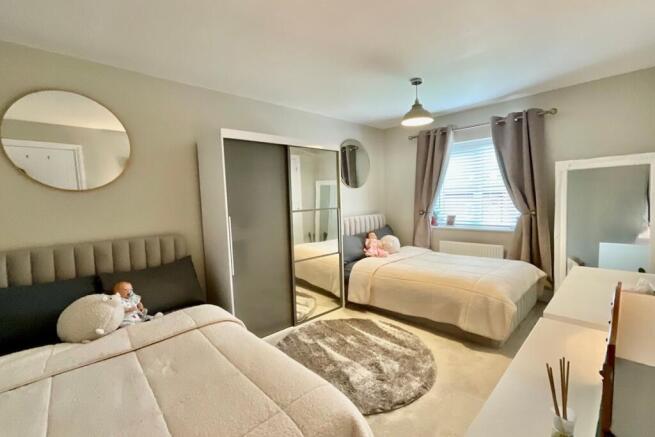 4 bed Detached for sale Image 12