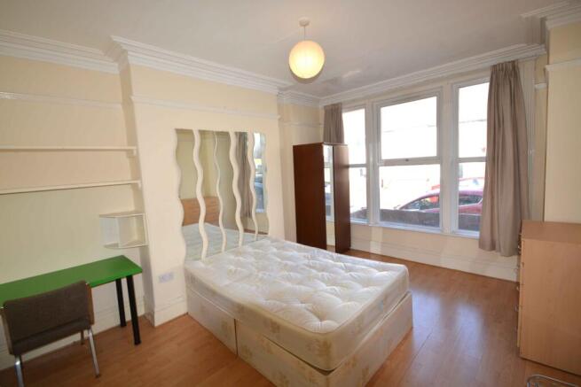 6 bed Terraced to rent Image 4