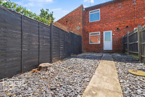 18, Chalgrove Field, Freshbrook, Swindon SN5 8QA