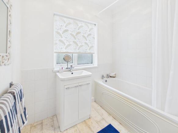 3 bed Semi-Detached for sale Image 10