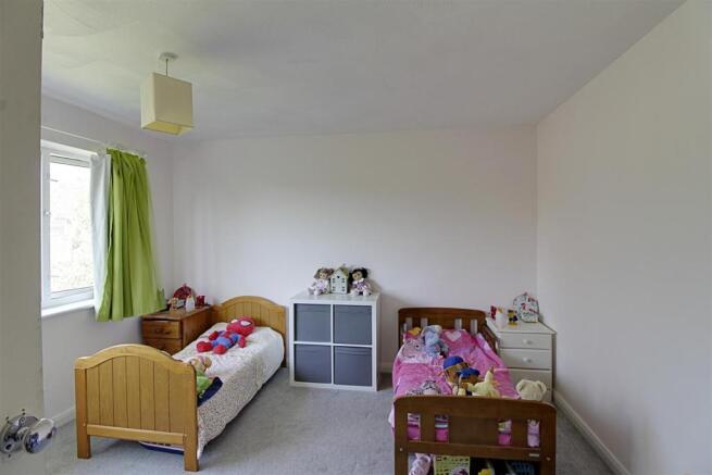 bed 1.jpg