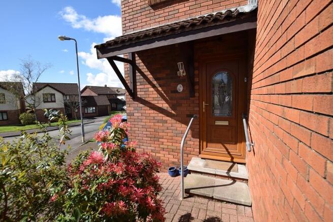 Covered entrance porch