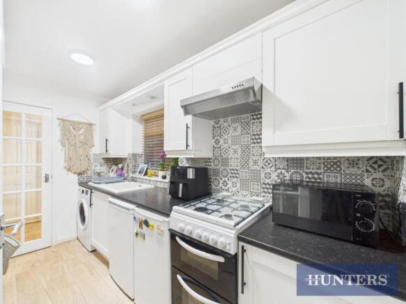 1 bed Semi-Detached Bungalow to rent Image 6