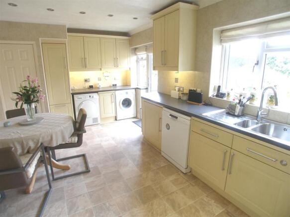 Kitchen/Breakfast Room
