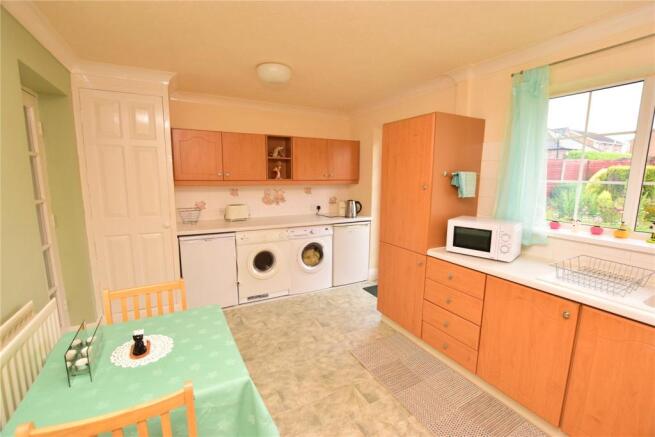Kitchen (2)
