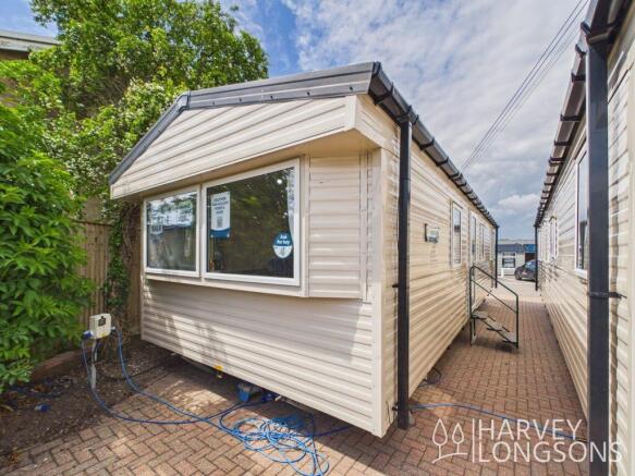 Exterior of the Willerby Etchingham Holiday Carava