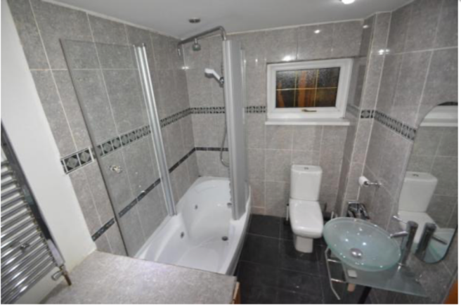 4 bed Terraced to rent Image 5
