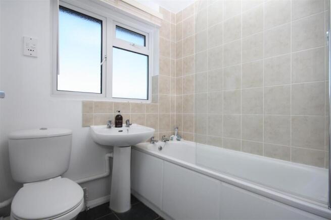 Bathroom 2.JPG