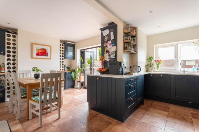 kitchen (2).jpg