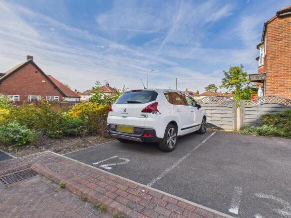 1 bed Flat for sale Image 9